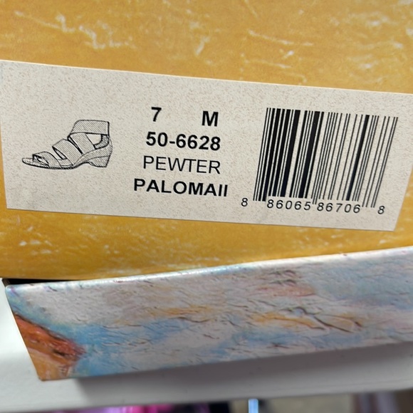 Bella Vita Pewter Paloma II stretch Sandals with zippered back - Picture 4 of 4